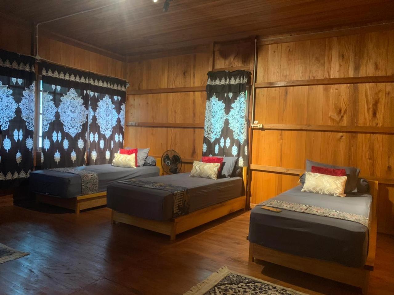 Rumah Nalu Surf Camp Krui Екстериор снимка